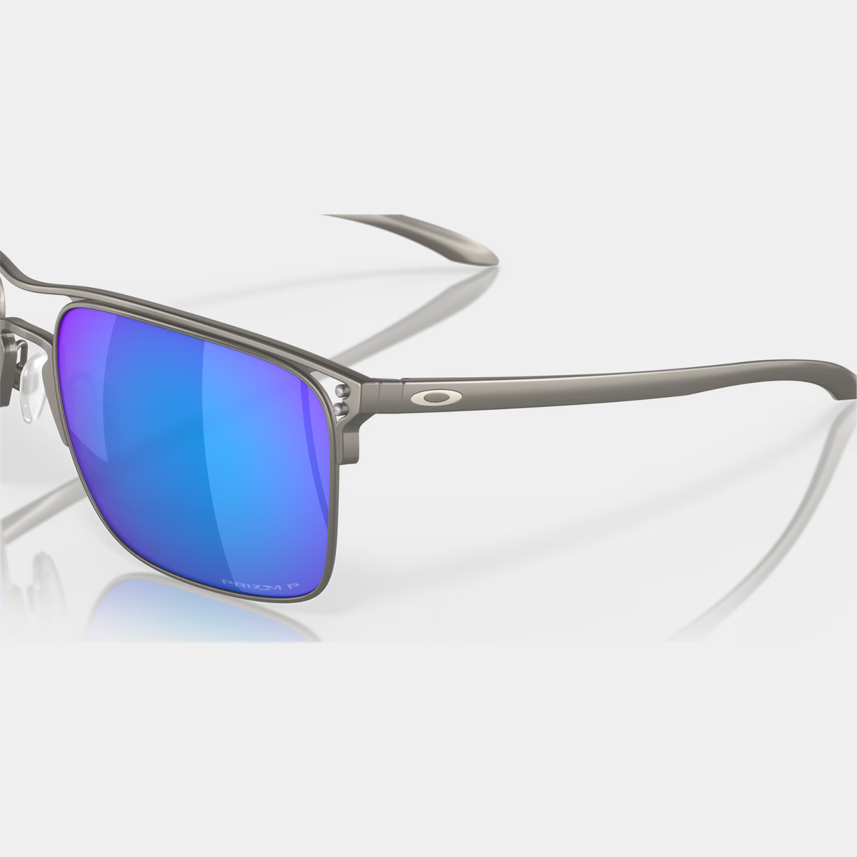 Holbrook Ti Satin Chrome/Prizm Sapphire Polarized Closeup